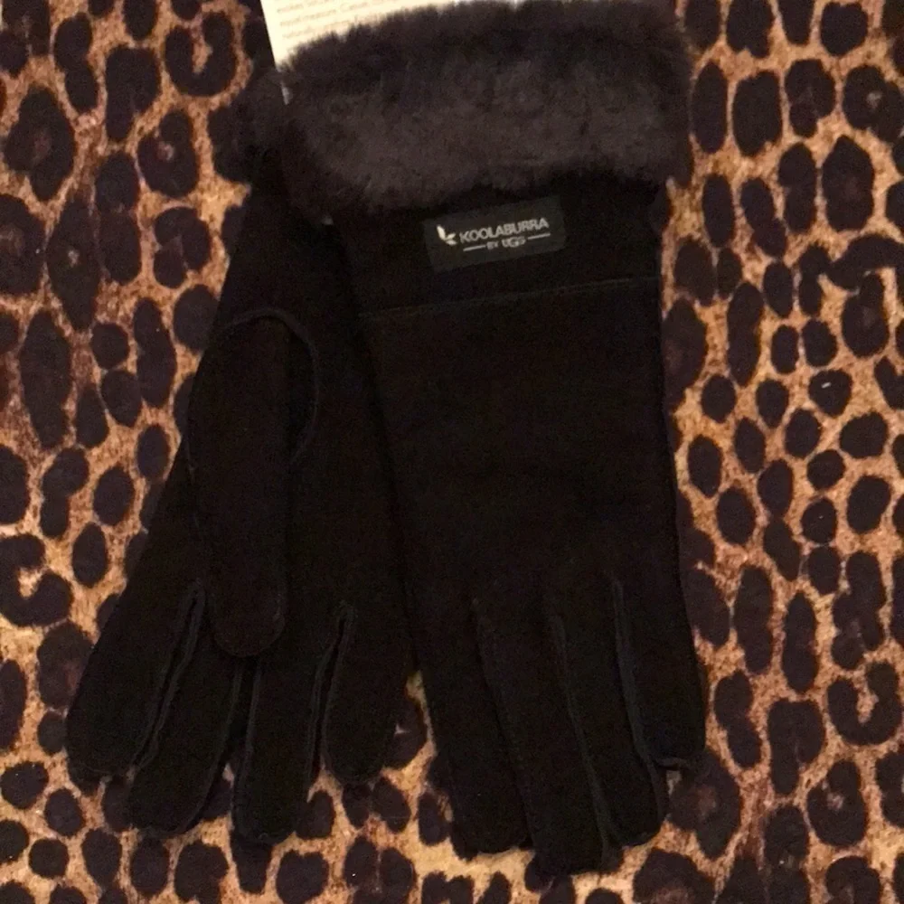 Brand New Koolaburra by UGG Water Resistant Black Suede Gloves
